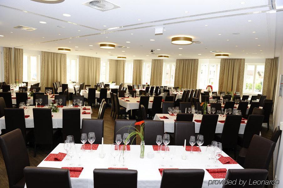 Hotel Goldener Adler Wattens Restaurante foto